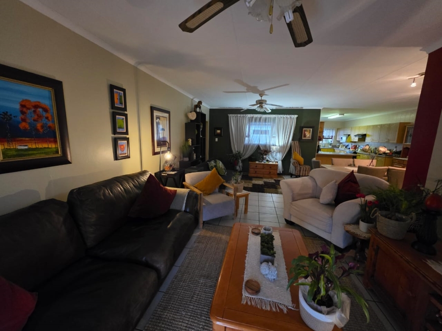 To Let 3 Bedroom Property for Rent in Vaalpark Free State